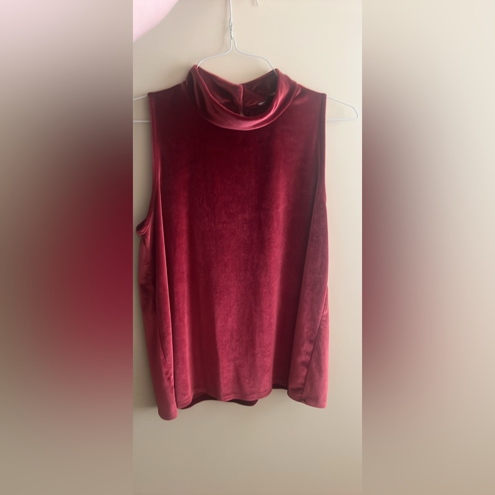 Women’s Burgundy Velvet Top Size Medium